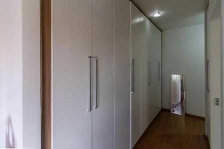 Casa à venda com 277m², 3 quartos e 4 vagas