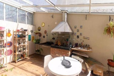 Casa à venda com 277m², 3 quartos e 4 vagas