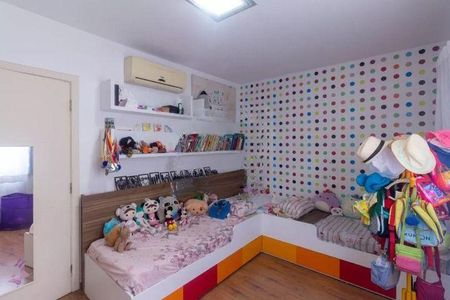 Casa à venda com 277m², 3 quartos e 4 vagas