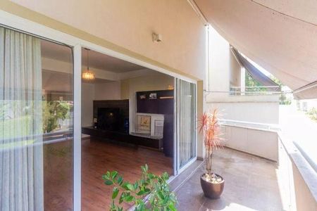 Casa à venda com 277m², 3 quartos e 4 vagas