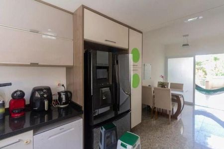 Casa à venda com 277m², 3 quartos e 4 vagas