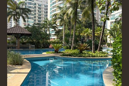 Apartamento à venda com 90m², 3 quartos e 1 vaga Apartamento à venda com 90m², 3 quartos e 1 vagaÁrea comum - Piscina