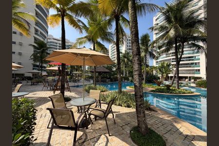 Apartamento à venda com 90m², 3 quartos e 1 vaga Apartamento à venda com 90m², 3 quartos e 1 vagaÁrea comum - Piscina