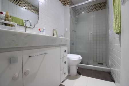 Apartamento à venda com 90m², 3 quartos e 1 vagaBanheiro da suíte