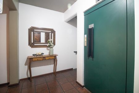 Apartamento para alugar com 115m², 2 quartos e 2 vagasHall social