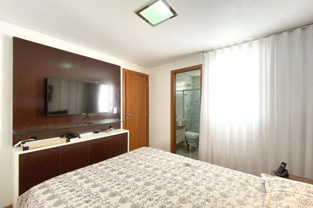 Apartamento à venda com 167m², 3 quartos e 2 vagas Apartamento à venda com 167m², 3 quartos e 2 vagasSuite