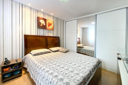 Apartamento à venda com 167m², 3 quartos e 2 vagas Apartamento à venda com 167m², 3 quartos e 2 vagasSuite