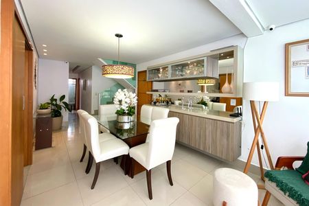 Sala de apartamento à venda com 3 quartos, 167m² em Sagrada Família, Belo Horizonte