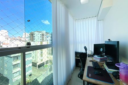 Apartamento à venda com 167m², 3 quartos e 2 vagas Apartamento à venda com 167m², 3 quartos e 2 vagasVaranda da Sala
