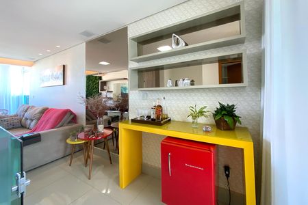 Apartamento à venda com 167m², 3 quartos e 2 vagas Apartamento à venda com 167m², 3 quartos e 2 vagasHall da Escada