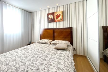 Apartamento à venda com 167m², 3 quartos e 2 vagas Apartamento à venda com 167m², 3 quartos e 2 vagasSuite
