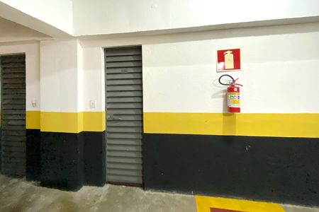Apartamento à venda com 167m², 3 quartos e 2 vagas Apartamento à venda com 167m², 3 quartos e 2 vagasBox de Depósito