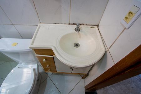 Casa à venda com 90m², 2 quartos e 2 vagas Casa à venda com 90m², 2 quartos e 2 vagasBanheiro