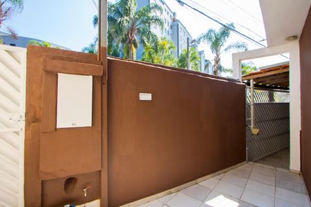 Casa à venda com 90m², 2 quartos e 2 vagas Casa à venda com 90m², 2 quartos e 2 vagasÁrea externa