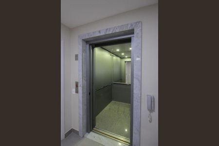 Apartamento à venda com 46m², 2 quartos e 1 vaga Apartamento à venda com 46m², 2 quartos e 1 vagaElevador