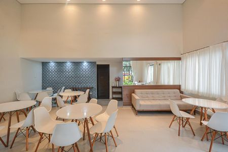 Apartamento à venda com 74m², 3 quartos e 2 vagas Apartamento à venda com 74m², 3 quartos e 2 vagasÁrea comum - Salão de festas