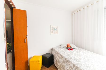 Quarto 1 de apartamento à venda com 2 quartos, 60m² em Jardim Redil, São Paulo