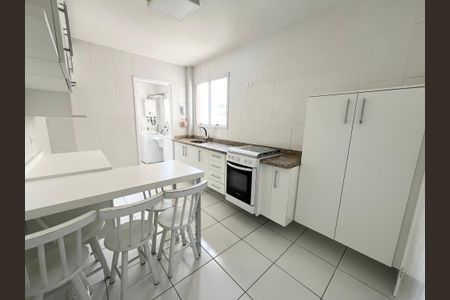 Apartamento à venda com 82m², 3 quartos e 2 vagasCozinha