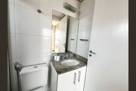 Apartamento à venda com 82m², 3 quartos e 2 vagasBanheiro suíte 