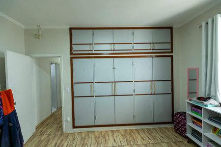 Casa à venda com 318m², 4 quartos e 2 vagasQUARTO SUITE