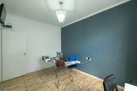 Casa à venda com 318m², 4 quartos e 2 vagasQUARTO 2 ESCRITORIO