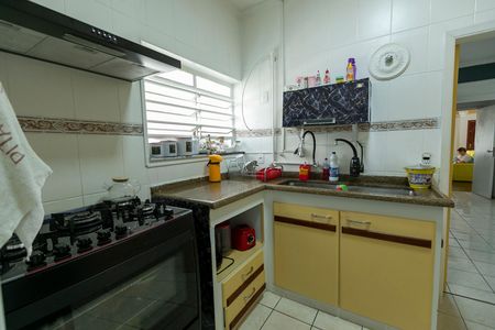 Casa à venda com 318m², 4 quartos e 2 vagasCOZINHA