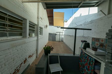 Casa à venda com 318m², 4 quartos e 2 vagasCHURRASQUEIRA E QUINTAL