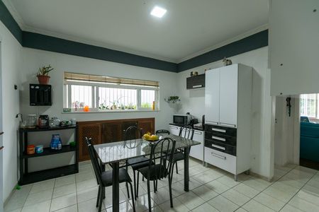 Casa à venda com 318m², 4 quartos e 2 vagasSALA DE JANTAR