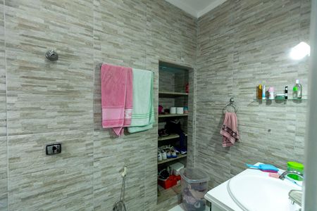 Casa à venda com 318m², 4 quartos e 2 vagasBANHEIRO SUITE