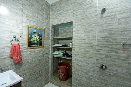 Casa à venda com 318m², 4 quartos e 2 vagasBANHEIRO SOCIAL