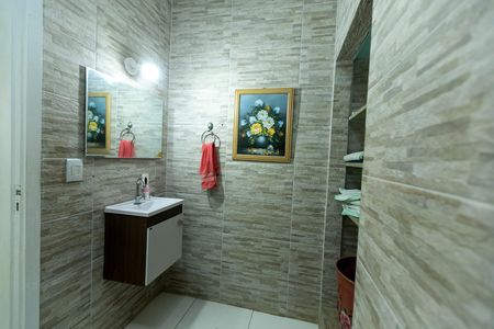 Casa à venda com 318m², 4 quartos e 2 vagasBANHEIRO SOCIAL