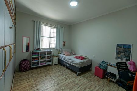 Casa à venda com 318m², 4 quartos e 2 vagasQUARTO SUITE
