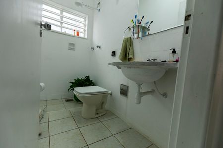 Casa à venda com 318m², 4 quartos e 2 vagasLAVABO