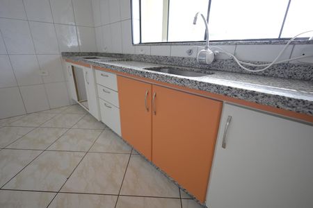 Casa para alugar com 311m², 3 quartos e 1 vagaCozinha