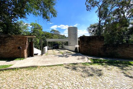 Casa de condomínio à venda com 488m², 4 quartos e 4 vagasFachada
