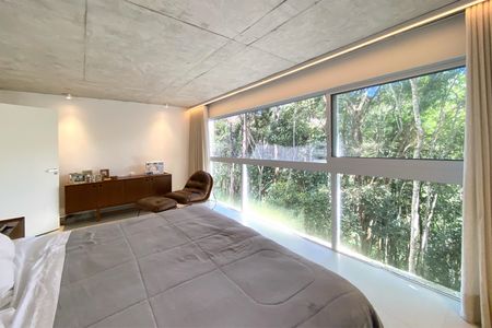 Casa de condomínio à venda com 488m², 4 quartos e 4 vagasSuite 1