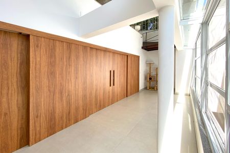 Casa de condomínio à venda com 488m², 4 quartos e 4 vagasCorredor