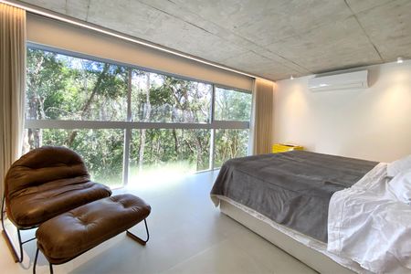 Casa de condomínio à venda com 488m², 4 quartos e 4 vagasSuite 1