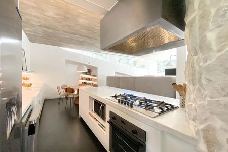 Casa de condomínio à venda com 488m², 4 quartos e 4 vagasCozinha