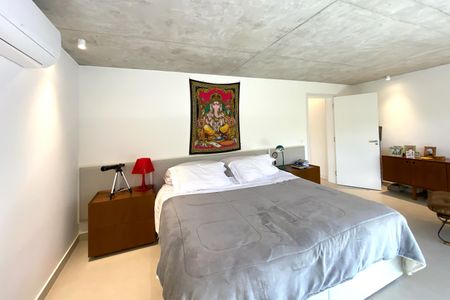 Casa de condomínio à venda com 488m², 4 quartos e 4 vagasSuite 1