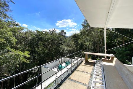 Casa de condomínio à venda com 488m², 4 quartos e 4 vagasMirante