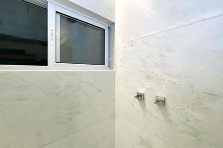 Casa de condomínio à venda com 488m², 4 quartos e 4 vagasBanheiro da Suíte 3
