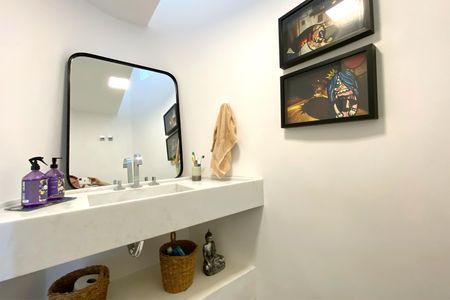 Casa de condomínio à venda com 488m², 4 quartos e 4 vagasLavabo