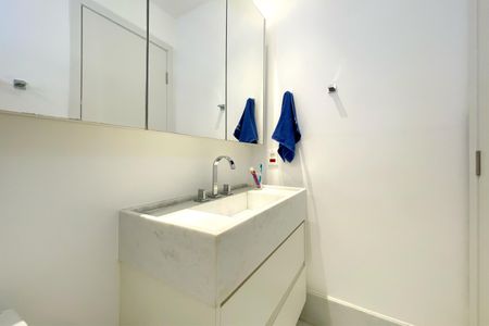 Casa de condomínio à venda com 488m², 4 quartos e 4 vagasBanheiro da Suíte 3