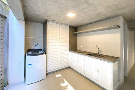 Casa de condomínio à venda com 488m², 4 quartos e 4 vagasÁrea de Serviço