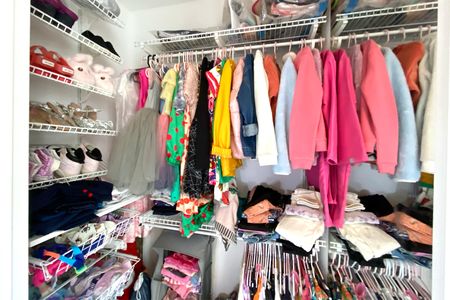 Casa de condomínio à venda com 488m², 4 quartos e 4 vagasCloset da suíte 2