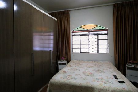 Casa para alugar com 180m², 2 quartos e 2 vagasQuarto