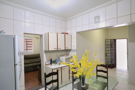 Casa para alugar com 180m², 2 quartos e 2 vagasCozinha