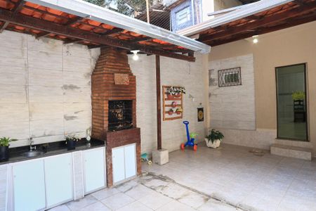 Casa para alugar com 180m², 2 quartos e 2 vagasChurrasqueira