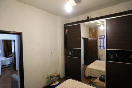 Quarto 1 de casa para alugar com 2 quartos, 180m² em Boa Vista, Belo Horizonte